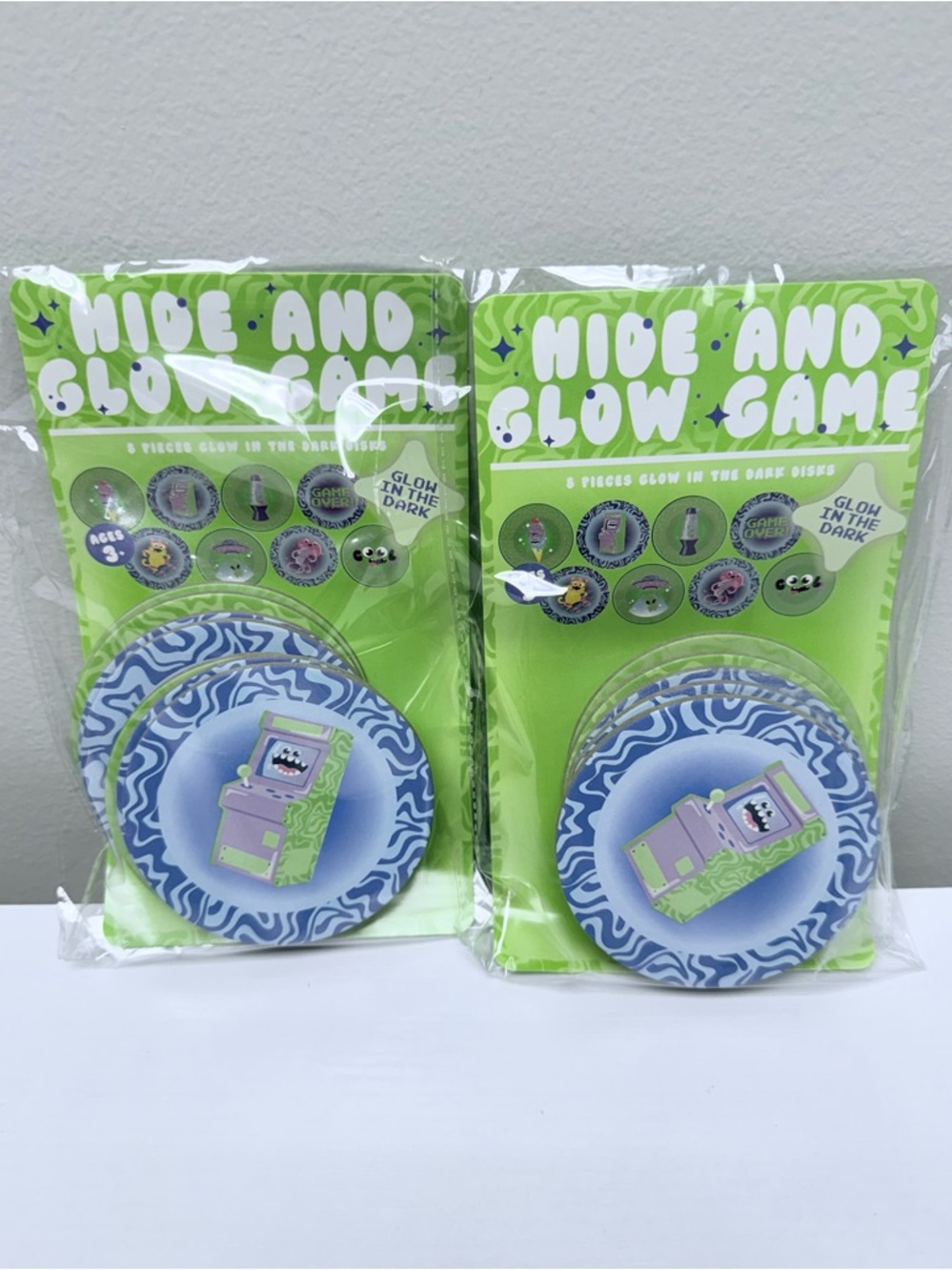 Hide and Glow Game Glow-in-the-Dark Set of 16 Discs - Green & Blue, New!